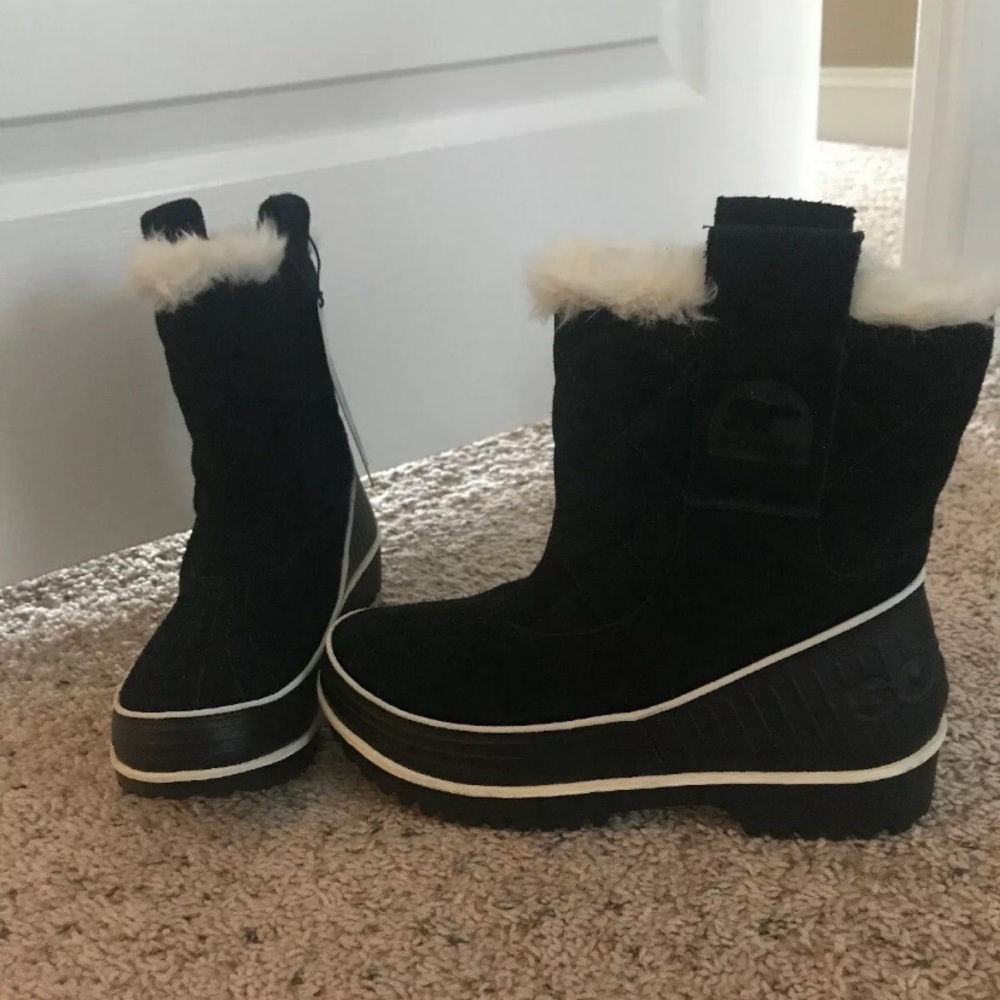 Sorel new w/o box waterproof black suede boots sz6